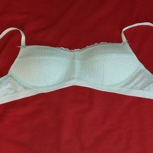 Aeropostal size small bra with wire.